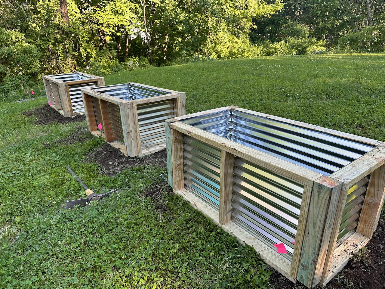 Custom Raised Planters: The Perfect Solution for Complex Yards